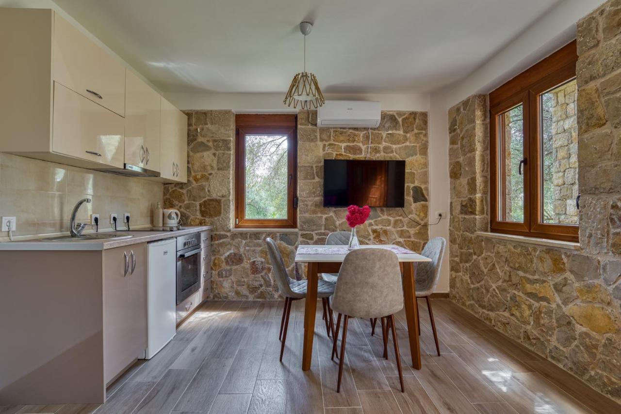 Stonehouse In Olives Apartment Ulcinj Ngoại thất bức ảnh