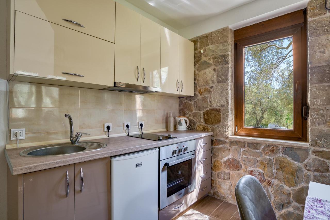 Stonehouse In Olives Apartment Ulcinj Ngoại thất bức ảnh