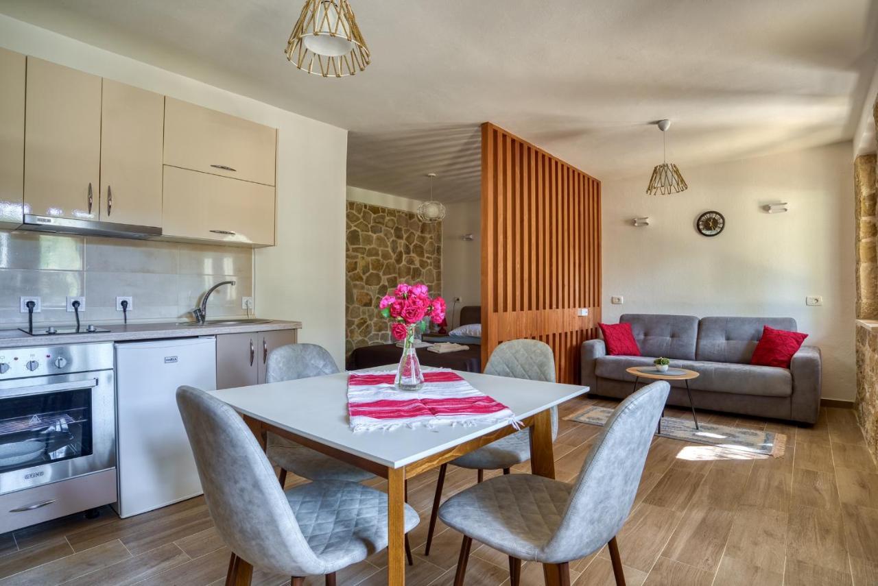 Stonehouse In Olives Apartment Ulcinj Ngoại thất bức ảnh