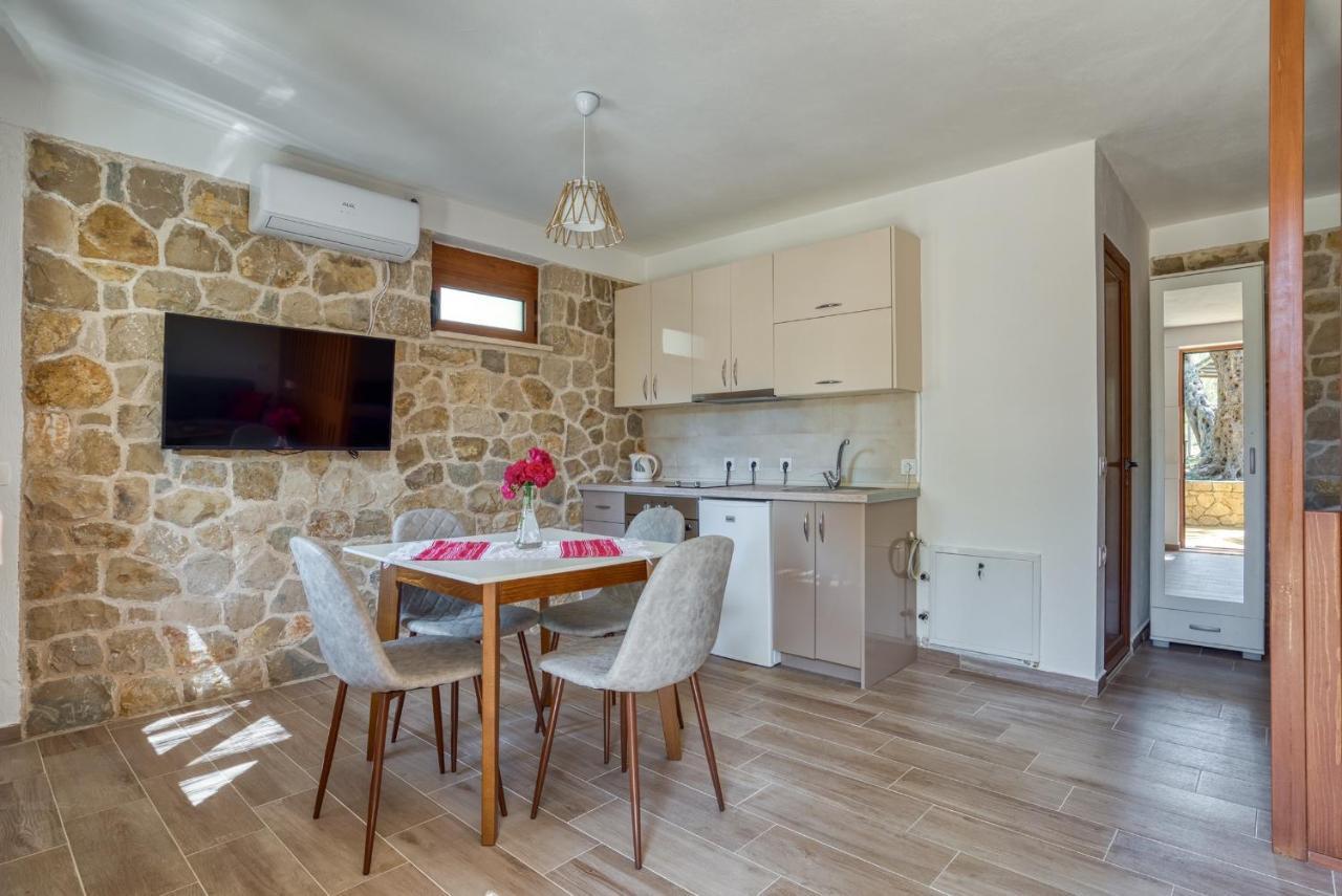 Stonehouse In Olives Apartment Ulcinj Ngoại thất bức ảnh