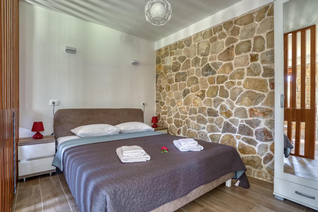Stonehouse In Olives Apartment Ulcinj Ngoại thất bức ảnh