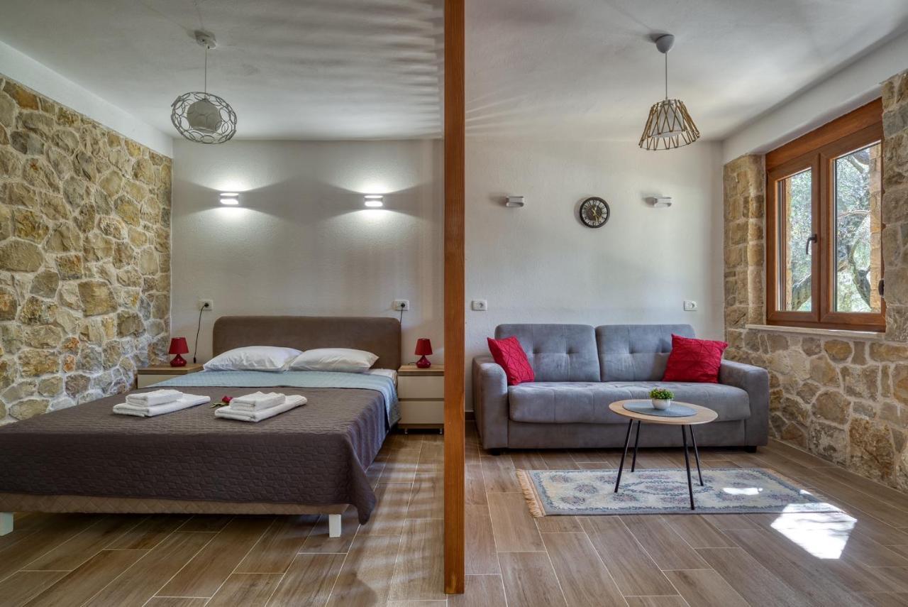 Stonehouse In Olives Apartment Ulcinj Ngoại thất bức ảnh