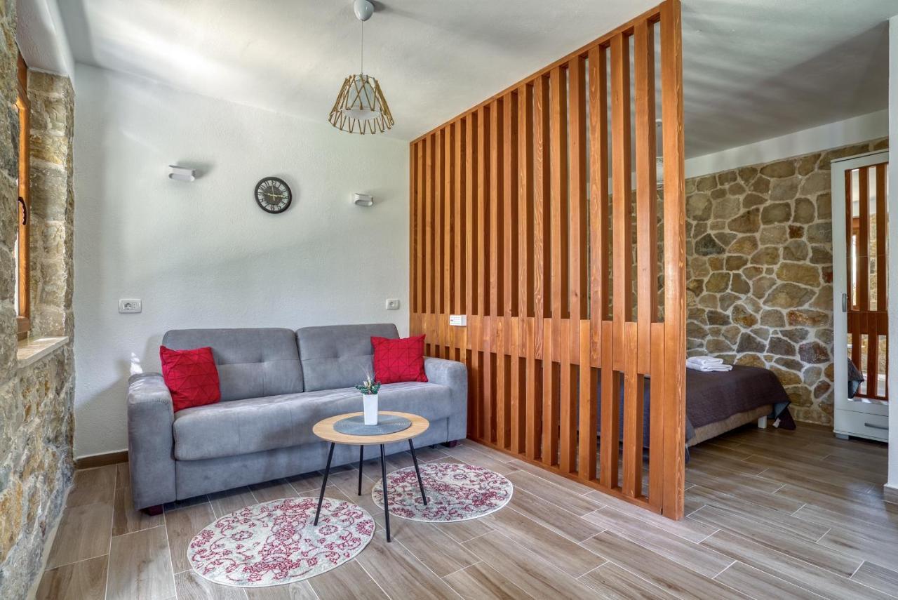 Stonehouse In Olives Apartment Ulcinj Ngoại thất bức ảnh